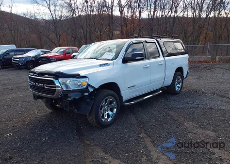 2021 Ram 1500 Big Horn 4X4 6'4 Box z USA, uszkodzony, nr VIN 1C6SRFBTXMN677579